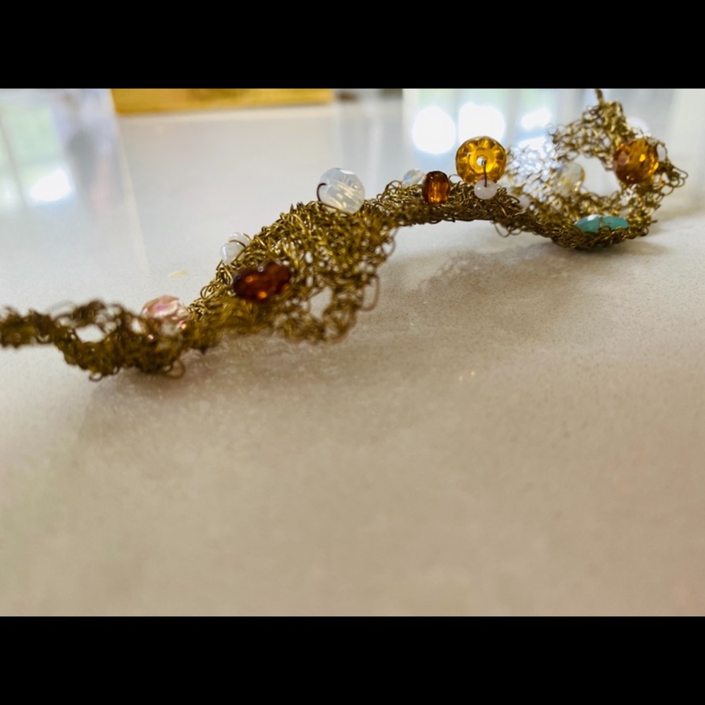Mesh metal bracelet with beads on top - Picture 6 of 6